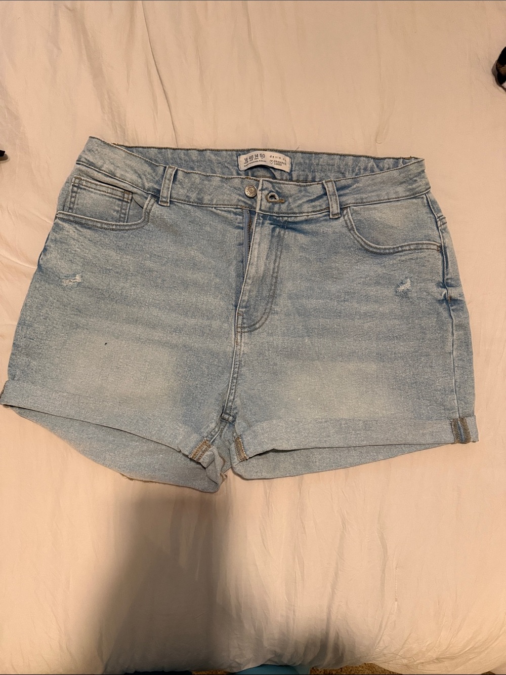 Denim&Co Light Blue Rolled-Hem Women’s Jean Shorts